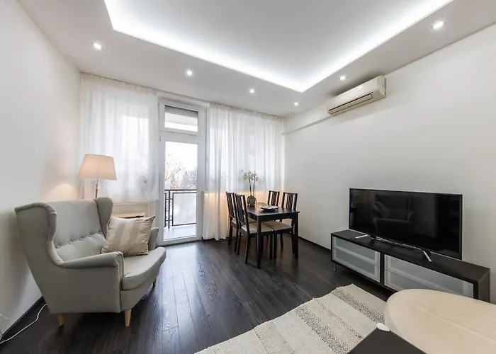 Spacious 3-Room Apartment With Free Parking