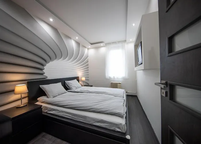 Spacious 3-Room Apartment With Free Parking