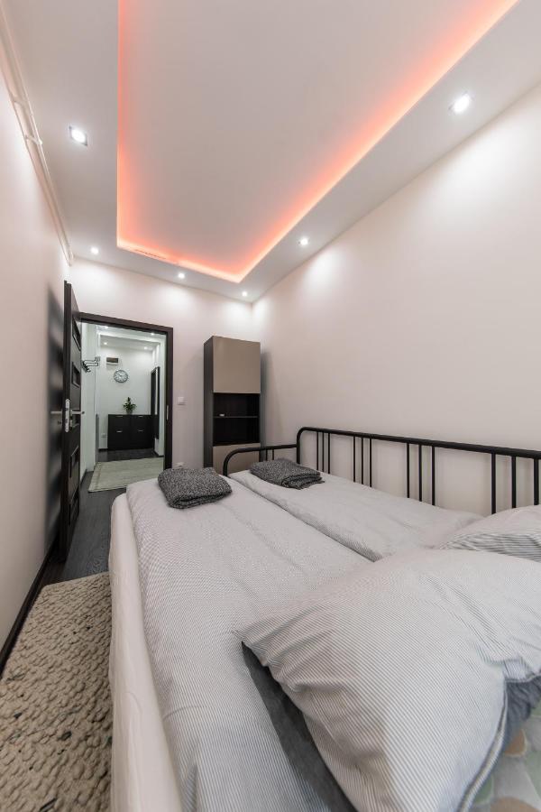 Spacious 3-room With Free Parking Apartment