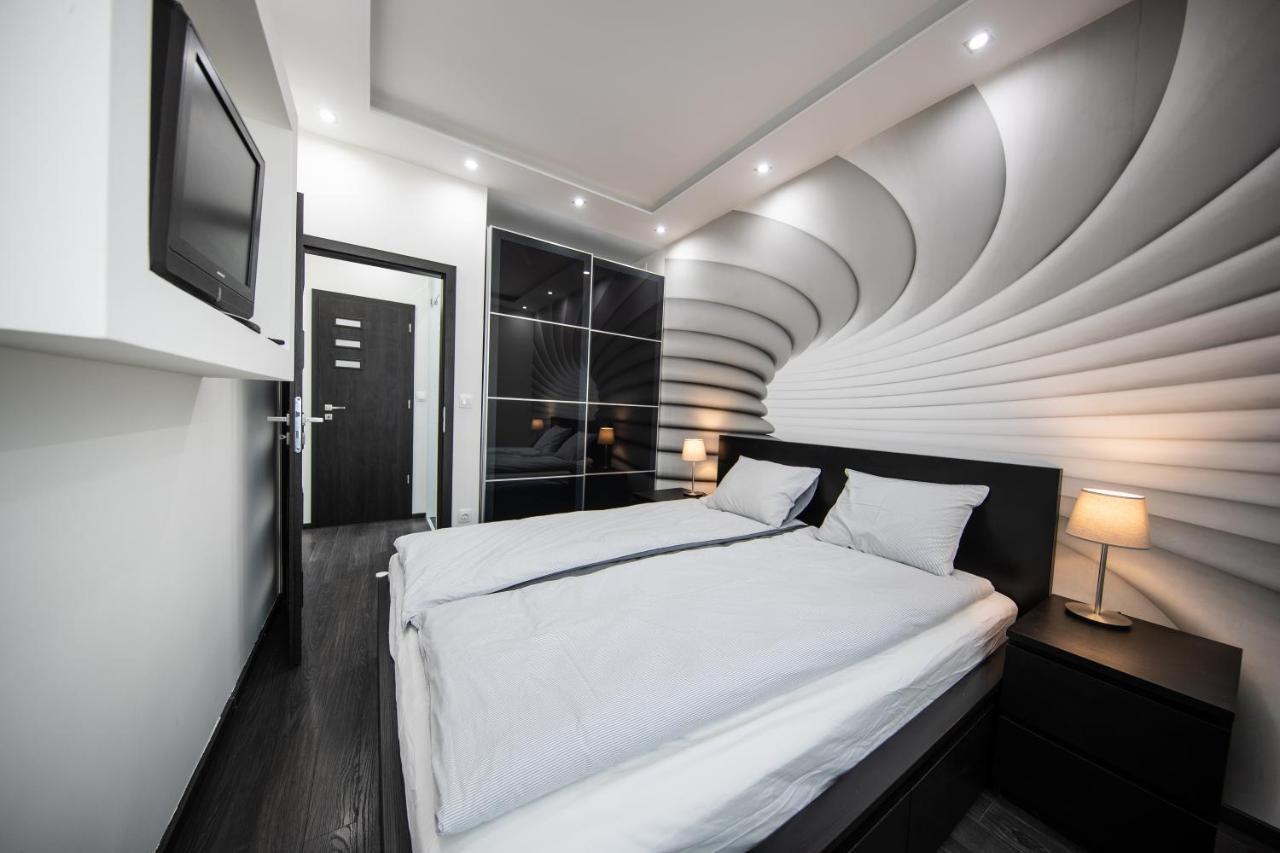 Апартаменты Spacious 3-room With Free Parking *