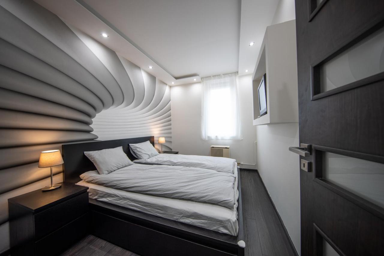 Spacious 3-room With Free Parking Apartment