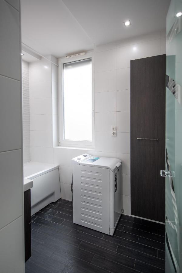 Spacious 3-room With Free Parking *