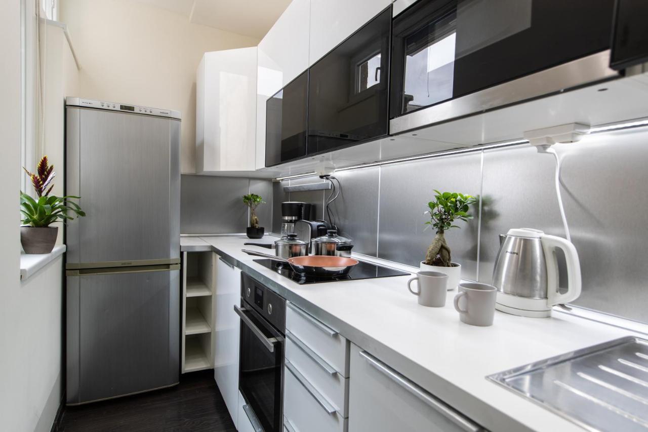 Spacious 3-room With Free Parking Apartment